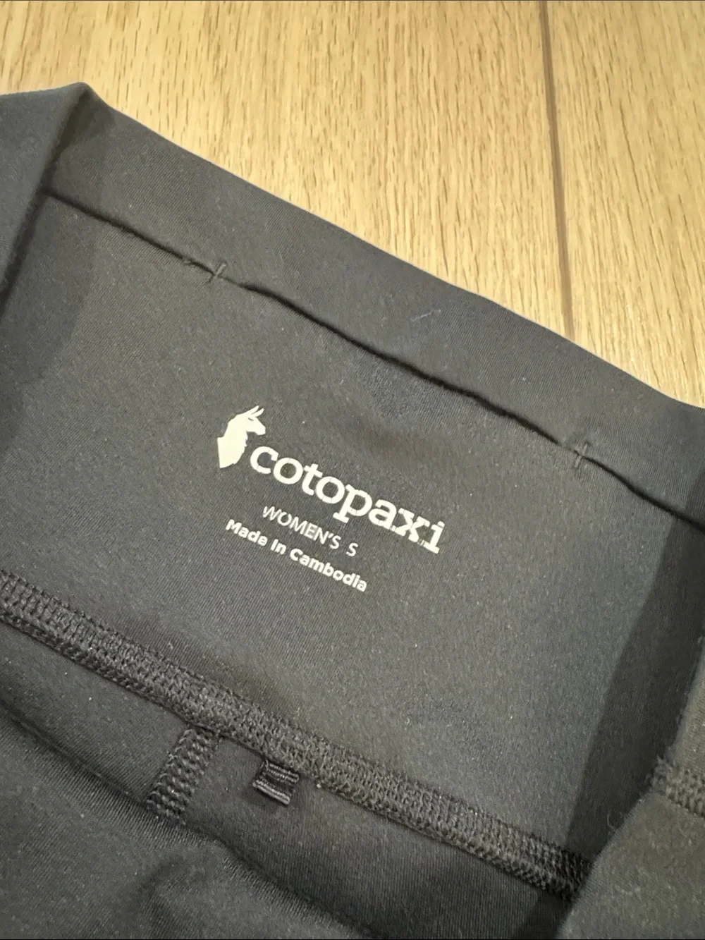 Cotopaxi Mariposa Tight Sz S Black Workout Trendy Running logo Yoga Hiking